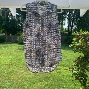 Donated Feb 16 ‘22 Offers Welcome!  APT 9 High Low Top Small No Iron